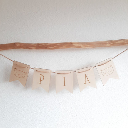 Wimpel Girlande personalisiert aus Holz - Namen Girlande mit Motiven - Holz Kette mit Lederband - Namensgirlande Fähnchen Wimpelkette Baby