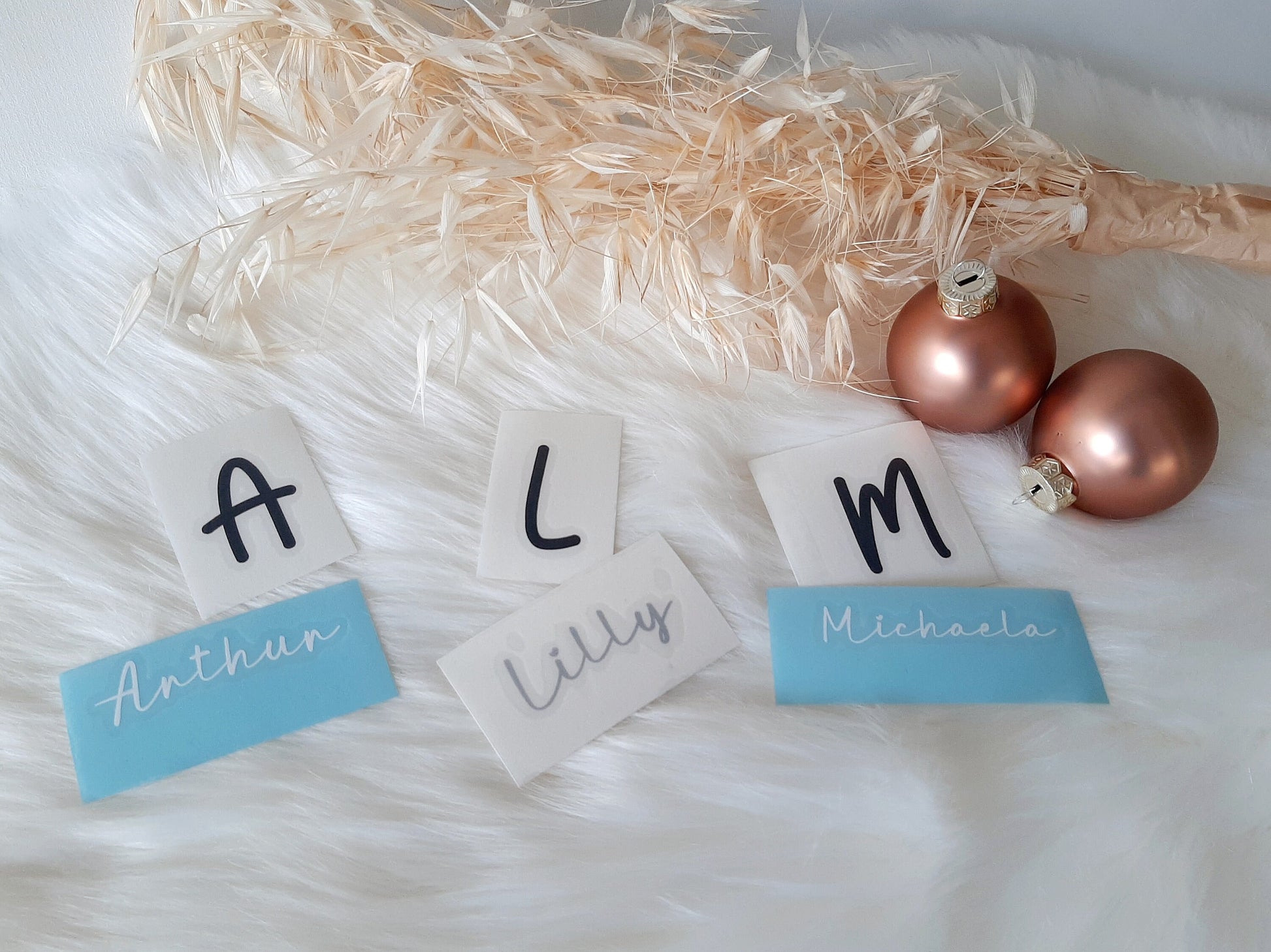 Comic Initialen mit Name für Weihnachtskugel, nur Aufkleber, Personalisierte Kugel, individueller Baumschmuck, Chrismas Kugel Namensschild