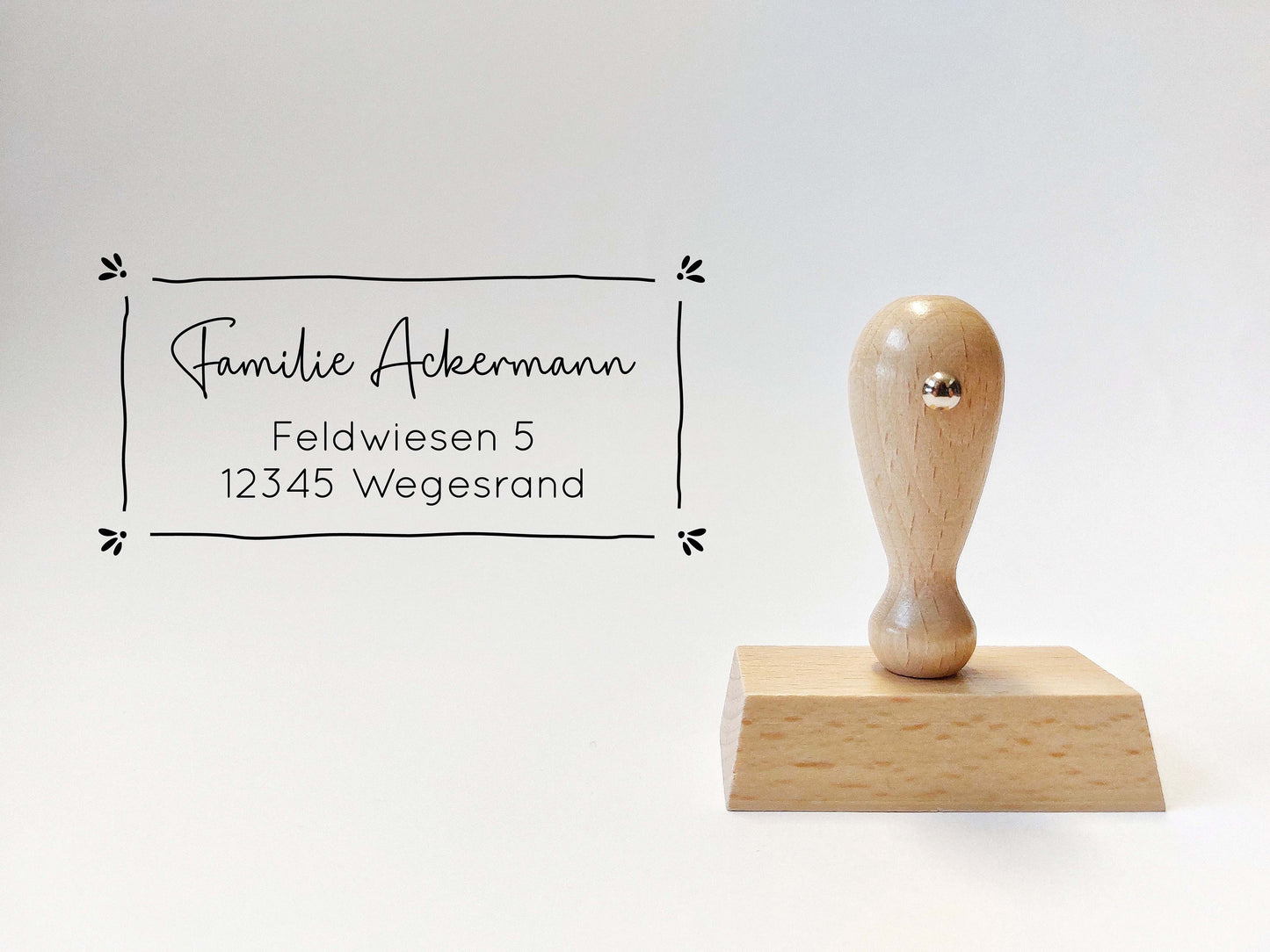 Adressstempel - Reinwald | Zierrahmen | personalisierter Familienstempel | Holzstempel Wunschadresse | Stempel Rechteckig 50x25mm / 60x30mm