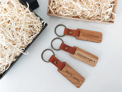 Holz Schlüsselanhänger mit Lederband | Schlüsselanhänger personalisiert mit Namen & Symbole Holz Anhänger mit Lederband und Metallring