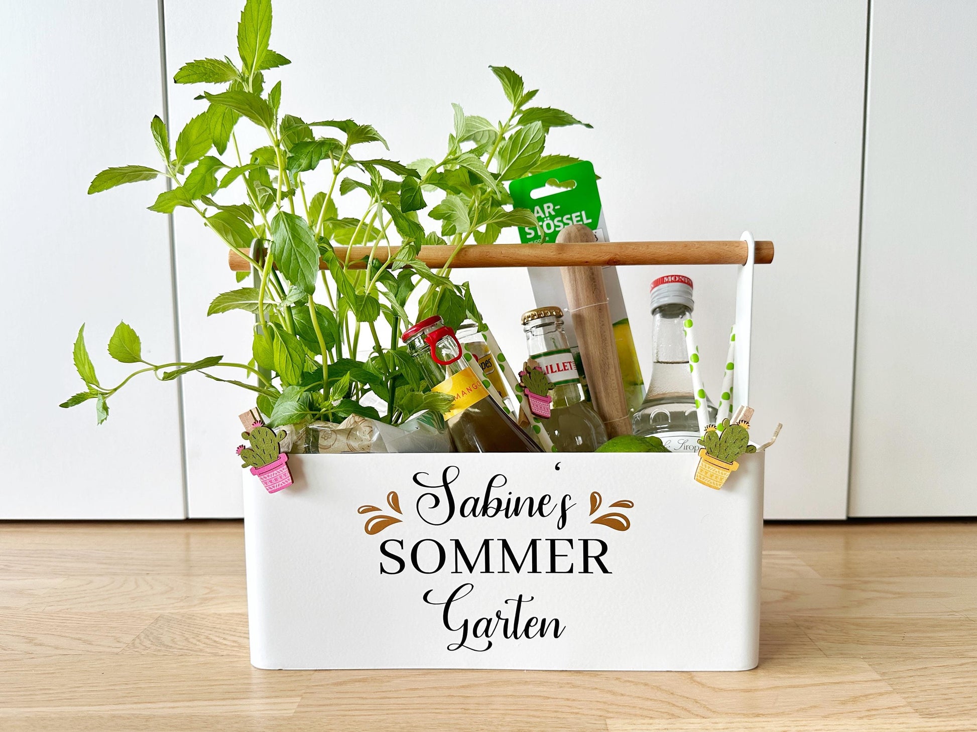 Metallkorb Sommergarten | Sommer Mitbringsel Biergarten Kräutergarten Wintergarten mit Name | Aufkleber oder Metallkiste | DIY Geschenkidee